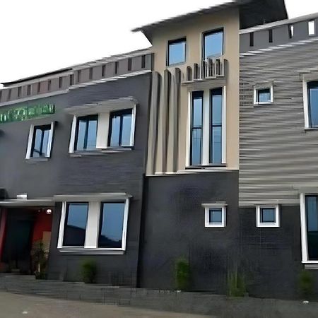 Hotel Khalista Purwakarta Bagian luar foto