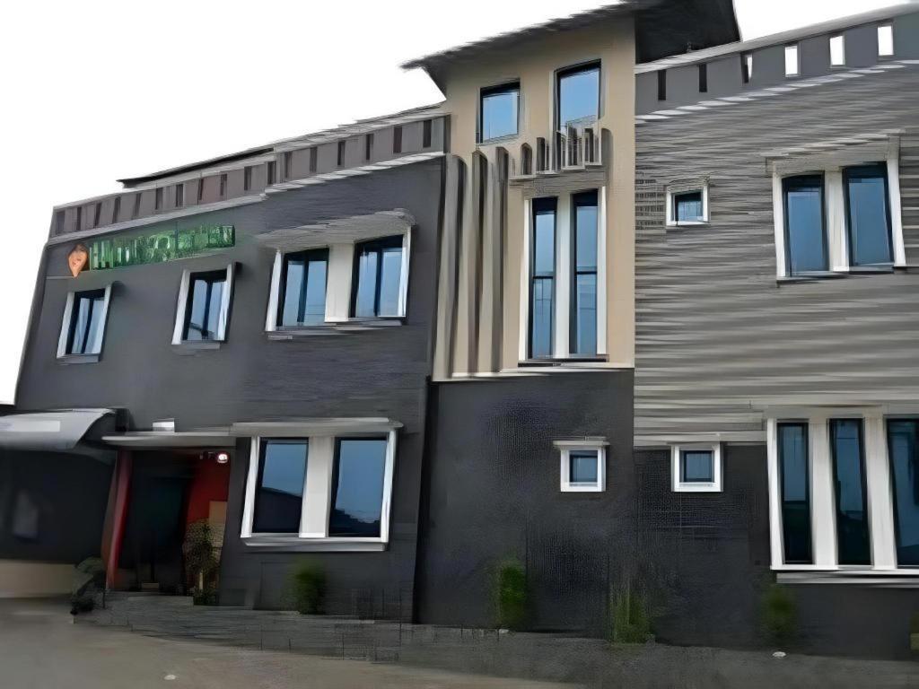 Hotel Khalista Purwakarta Bagian luar foto