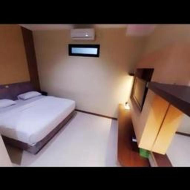 Hotel Khalista Purwakarta Bagian luar foto