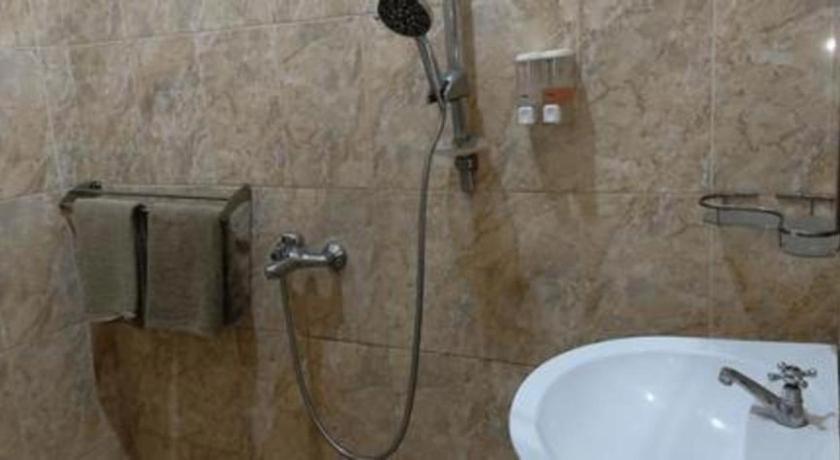 Hotel Khalista Purwakarta Bagian luar foto